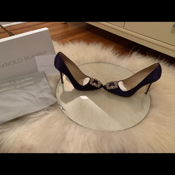 Manolo Blahnik Hangisi 105mm - Picture 3 of 8